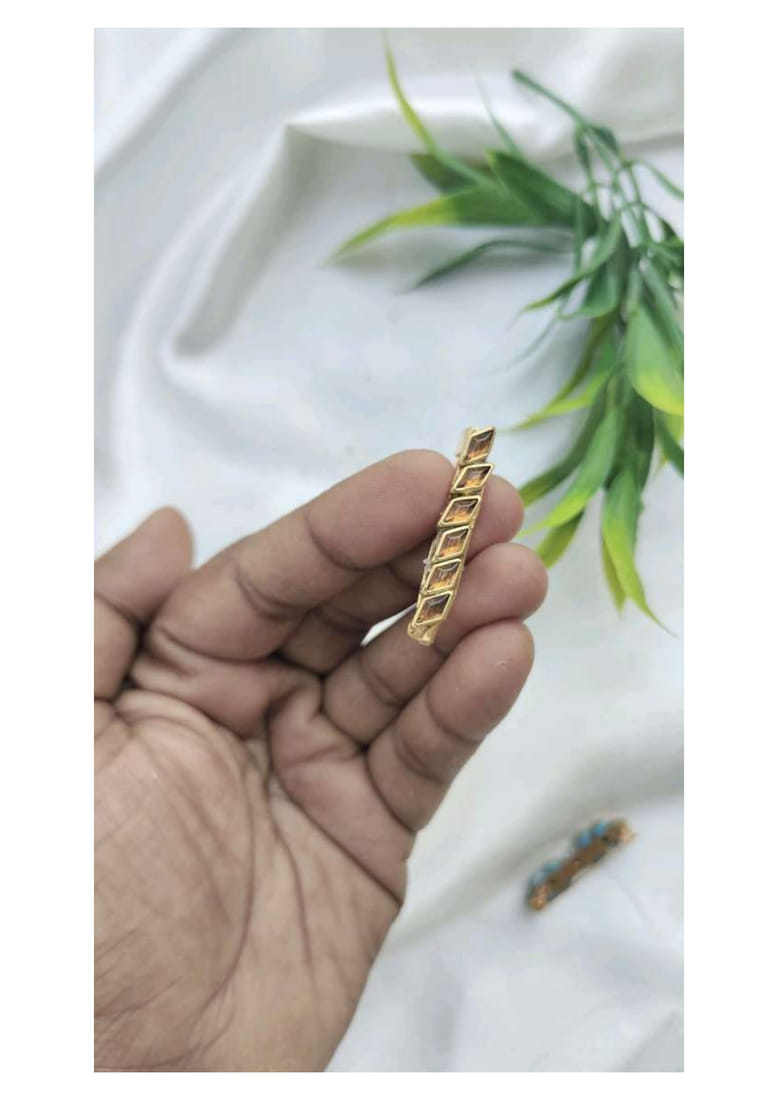 Lotus with crystal brooch pin